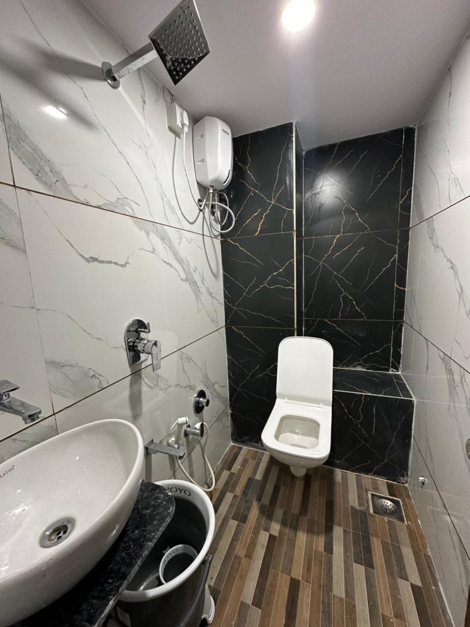 Hotel Golden View Vadodara Ngoại thất bức ảnh