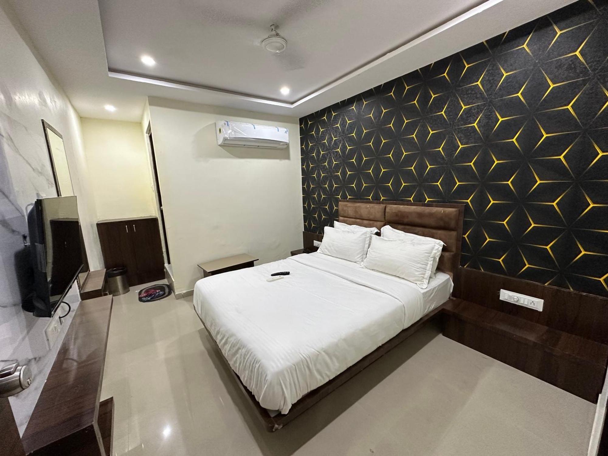 Hotel Golden View Vadodara Ngoại thất bức ảnh